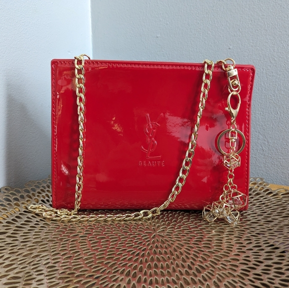 Yves Saint Laurent - Picture 5 of 10